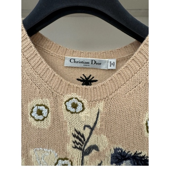 Dior Embroidered Flower Motif Knitted Sweater in Beige Cashmere - Picture 5 of 11